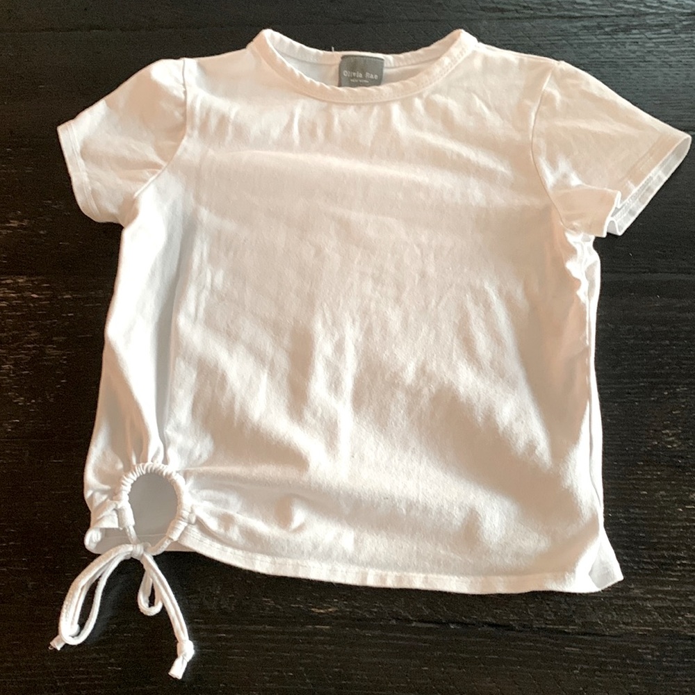 white cotton T. NEVER WORN!